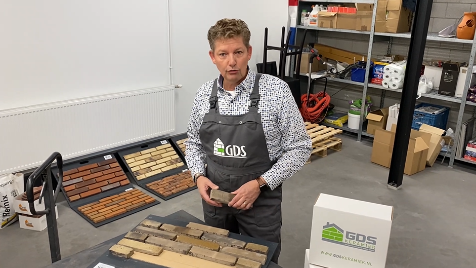 Hé Ruud, wat ben je aan het doen | Panelen plakken